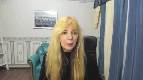 Snapshot of anna_ditrih chatting on March 7, 1:18 pm Anna Ditrih online show from March 7, 1:18 pm