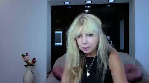 Snapshot of anna_ditrih chatting on September 9, 11:43 am Anna Ditrih online show from September 9, 11:43 am
