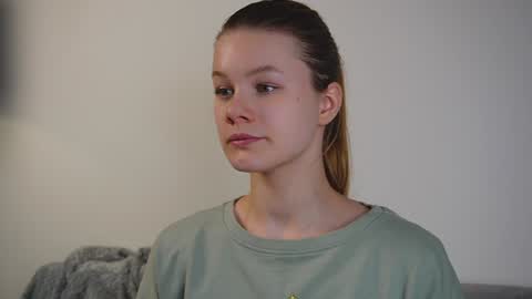 Anna online show from December 2, 3:42 pm