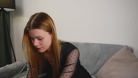 Anna online show from December 5, 12:28 pm