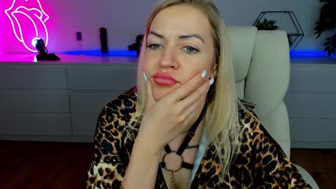 anna_snow9 online show from September 9, 1:33 pm