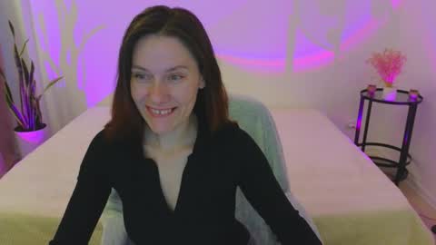 annaabels online show from October 18, 5:44 am