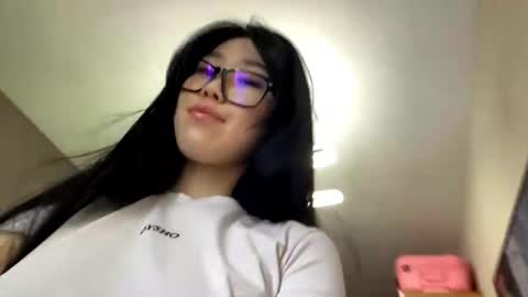 Snapshot of annabellegallego chatting on October 16, 11:10 am Aya online show from October 16, 11:10 am