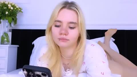 AnnaBelle online show from October 10, 2:50 am