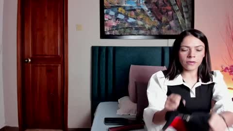 AnnaBrooks online show from April 4, 12:01 pm