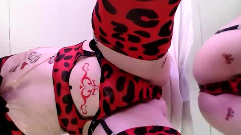 Anna Evodees  online show from January 1, 10:11 am