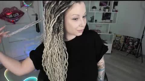 Anna online show from March 25, 3:08 pm