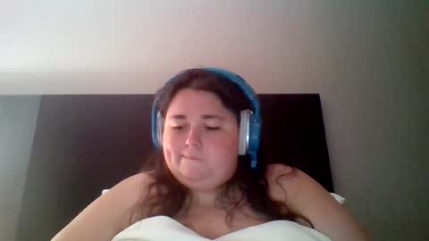 annaoftherealms online show from June 28, 3:46 am
