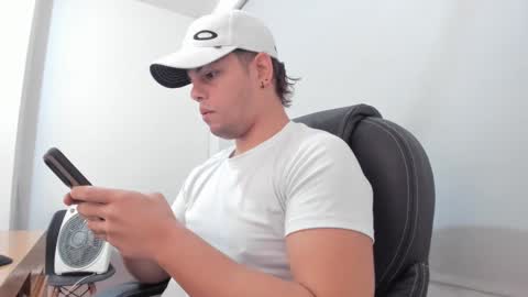 Anndy Hardy online show from January 21, 1:11 pm