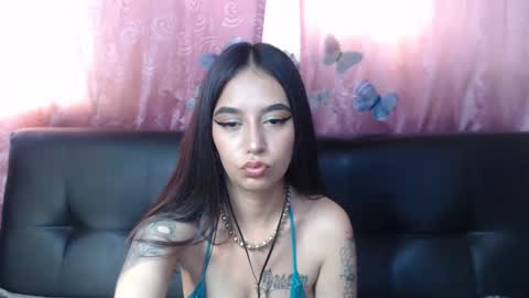 Snapshot of anne_jm chatting on December 20, 10:00 pm Anne online show from December 20, 10:00 pm