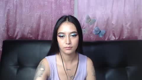 Snapshot of anne_jm chatting on December 6, 4:41 am Anne online show from December 6, 4:41 am