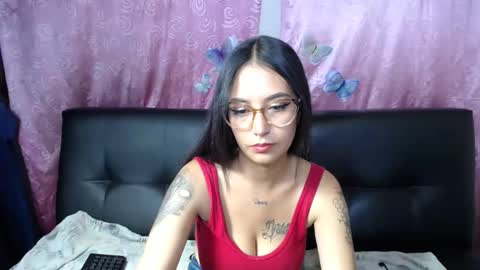 Snapshot of anne_jm chatting on January 22, 2:37 am Anne online show from January 22, 2:37 am