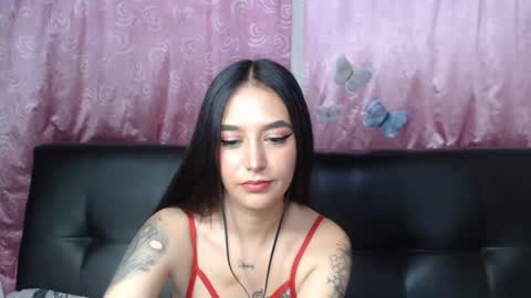 Snapshot of anne_jm chatting on December 4, 12:13 am Anne online show from December 4, 12:13 am