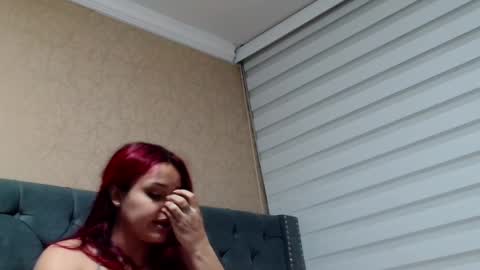 Snapshot of anne_julienne chatting on September 17, 12:36 am online show from September 17, 12:36 am