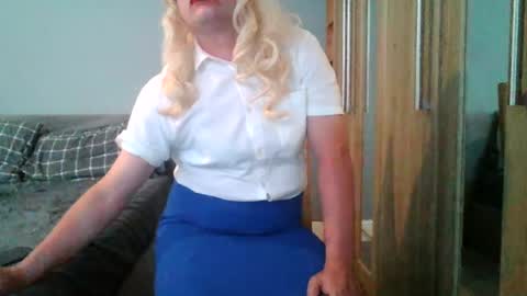 Anne Best online show from May 31, 7:26 pm