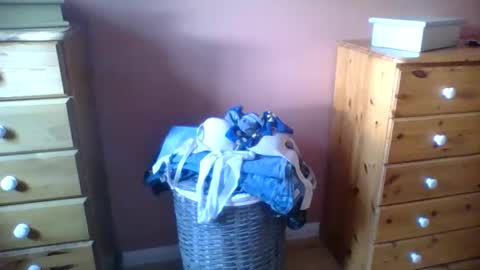 annecharlie online show from September 28, 7:39 am