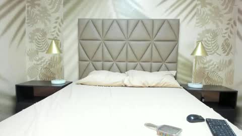 Anne online show from March 18, 3:01 am