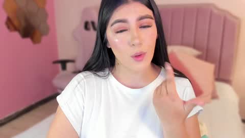Snapshot of anneee_ chatting on January 26, 5:23 pm Anne online show from January 26, 5:23 pm