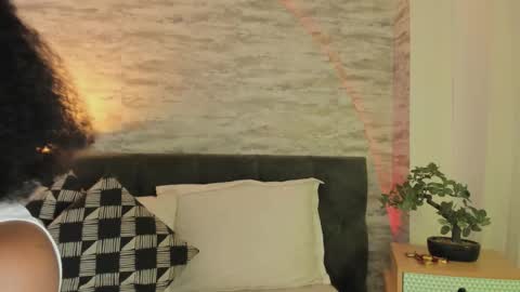 Snapshot of anneth__m chatting on September 18, 7:51 pm Anneth online show from September 18, 7:51 pm