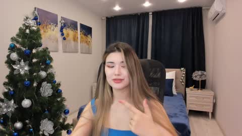 Snapshot of annetli chatting on December 12, 7:08 am annetli online show from December 12, 7:08 am