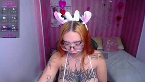 Snapshot of anni_acker_b chatting on February 17, 7:23 pm Anni acker b online show from February 17, 7:23 pm