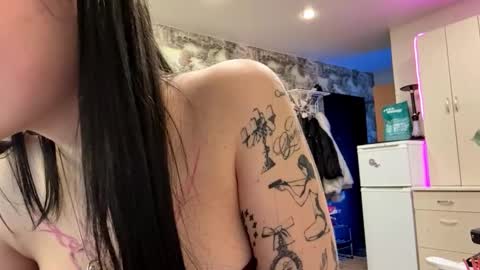 Annet online show from February 5, 5:05 pm