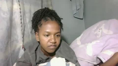 annick98 online show from March 7, 8:31 pm