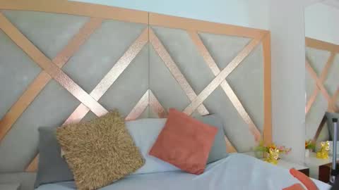 annie_coxx online show from April 11, 7:07 pm