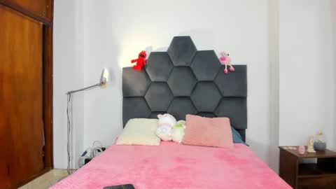 Annie online show from December 3, 9:17 pm