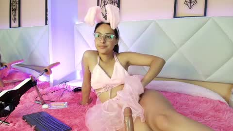   online show from February 11, 4:35 pm