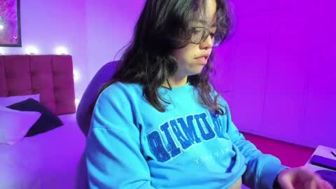 Annie Rose online show from October 12, 5:00 am