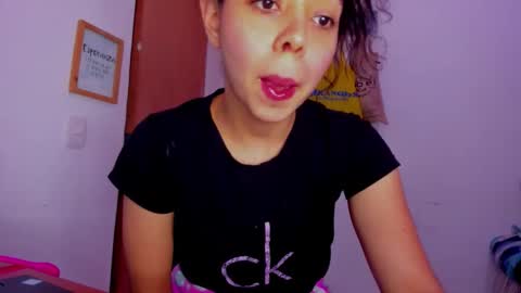 annie_rosse1017 online show from January 16, 3:37 am