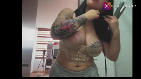 JEANNE no olvides seguirme dont forget follow me  uu online show from October 15, 6:31 pm