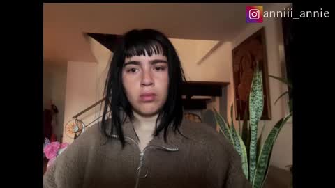 JEANNE no olvides seguirme dont forget follow me  uu online show from September 23, 11:04 am
