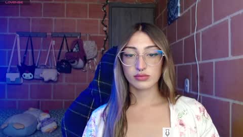 Annie online show from December 30, 5:55 pm