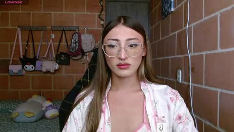 Annie online show from January 6, 5:27 pm