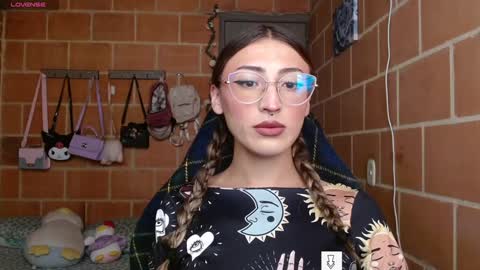 Annie online show from January 11, 1:01 pm