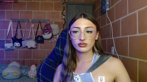 Annie online show from December 13, 3:11 pm