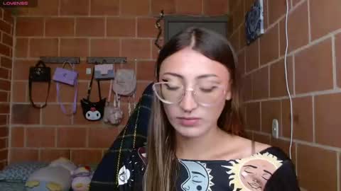 Annie online show from February 14, 4:20 pm