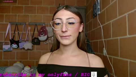 Annie online show from December 10, 1:33 pm