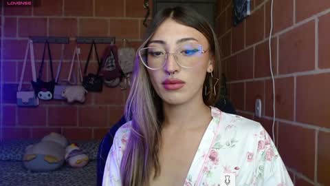 Annie online show from December 31, 4:35 pm