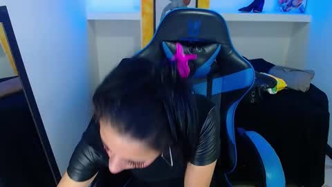 Anniee online show from February 22, 12:29 pm