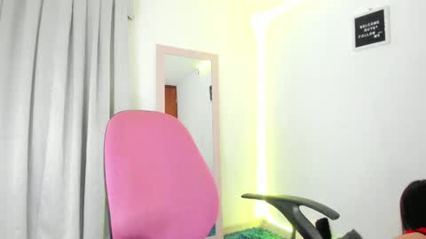 Annie  online show from January 11, 11:35 pm