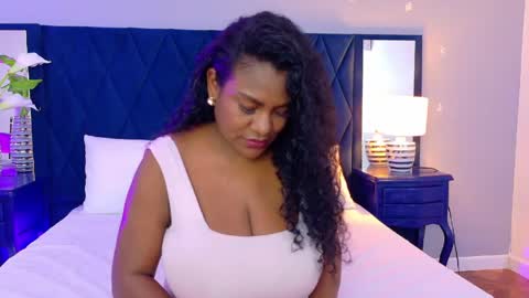 Annie Leigt online show from May 20, 12:55 pm