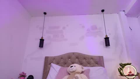 Annie online show from March 7, 4:11 pm