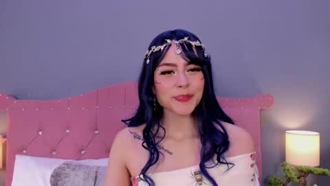 Annie online show from December 20, 2:02 pm