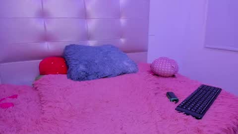 Snapshot of anniie_evans1 chatting on February 7, 8:20 pm Annie Evans online show from February 7, 8:20 pm
