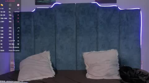 Annie Cherry online show from December 23, 1:01 am