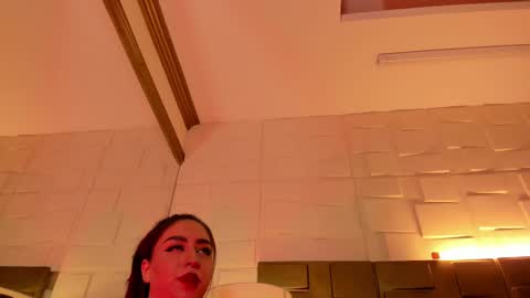 Snapshot of annikamerliahh_ chatting on March 4, 6:18 pm Annika online show from March 4, 6:18 pm