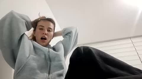 Snapshot of annrousse chatting on September 17, 2:26 am annrousse online show from September 17, 2:26 am